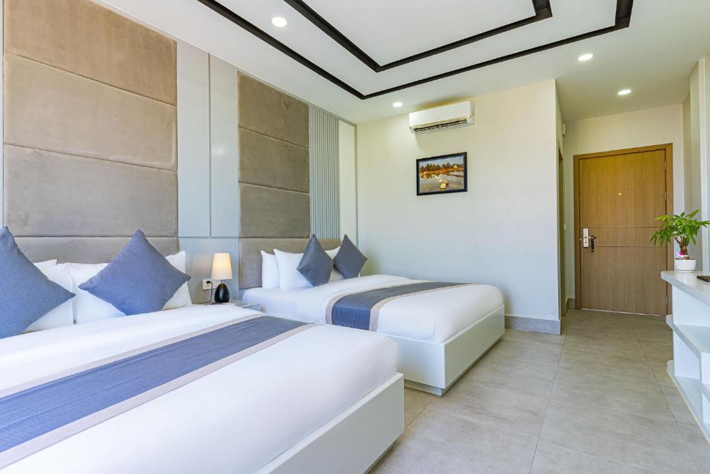 The Square Kampot Hotel - Deluxe Twin Room Com Vista Para A Montanha