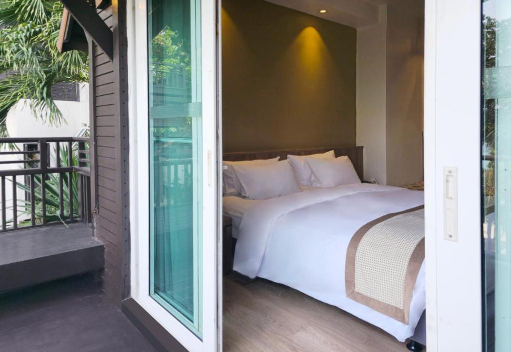 Phi Phi Holiday Resort, Leam Tong Beach - Premier Coral Seaview Studio