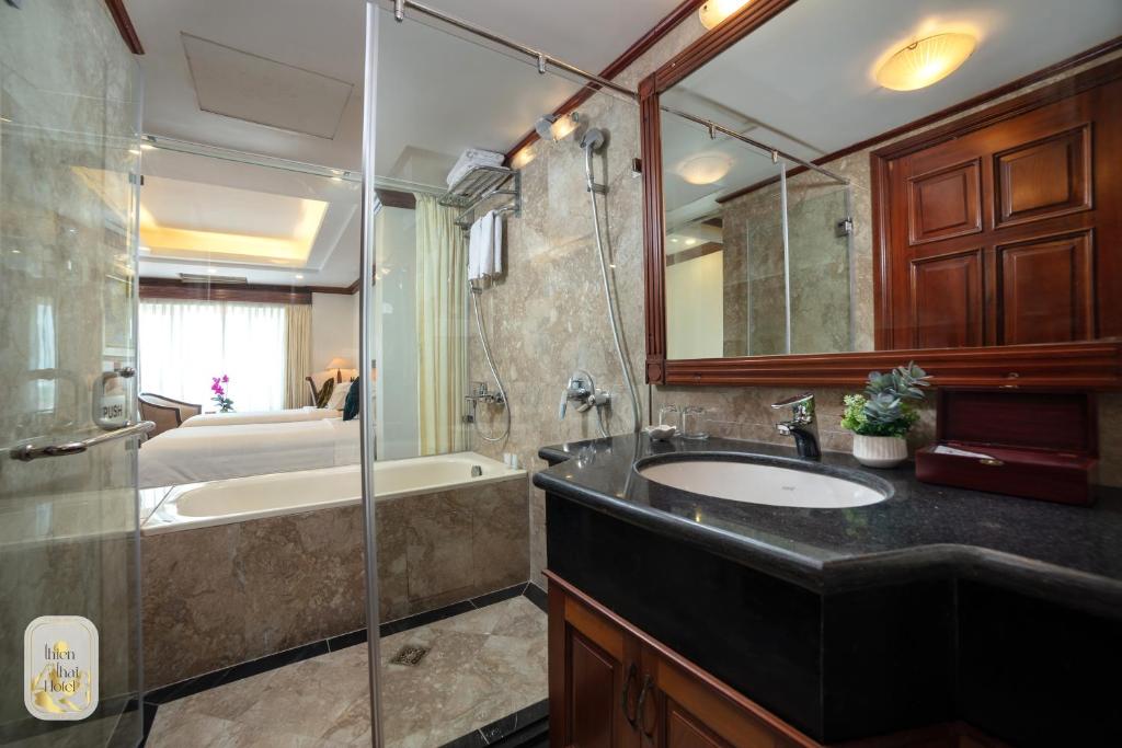Queen room with 2 queen beds city view + Free Afternoon Tea