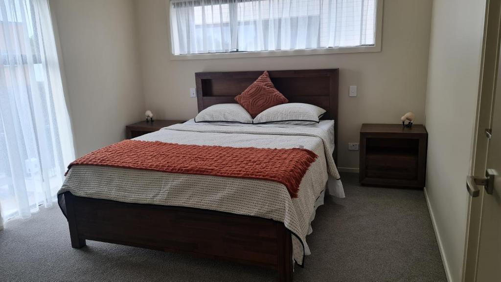 Postel nebo postele na pokoji v ubytování 3 bedroom home away from home in Palmerston North