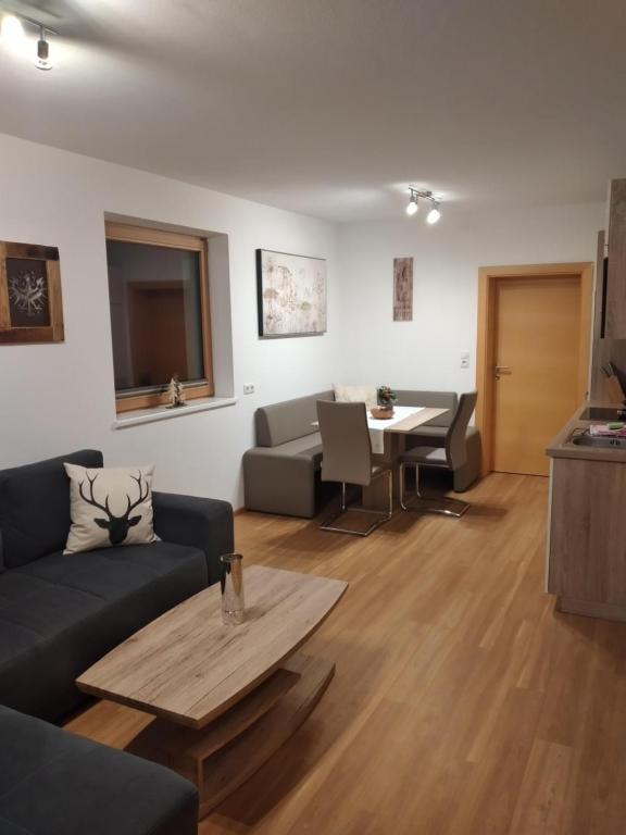 Posezení v ubytování Ferienwohnung Oberkreut