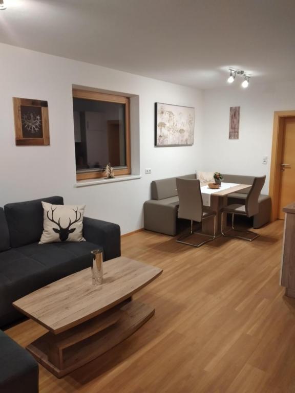 Posezení v ubytování Ferienwohnung Oberkreut