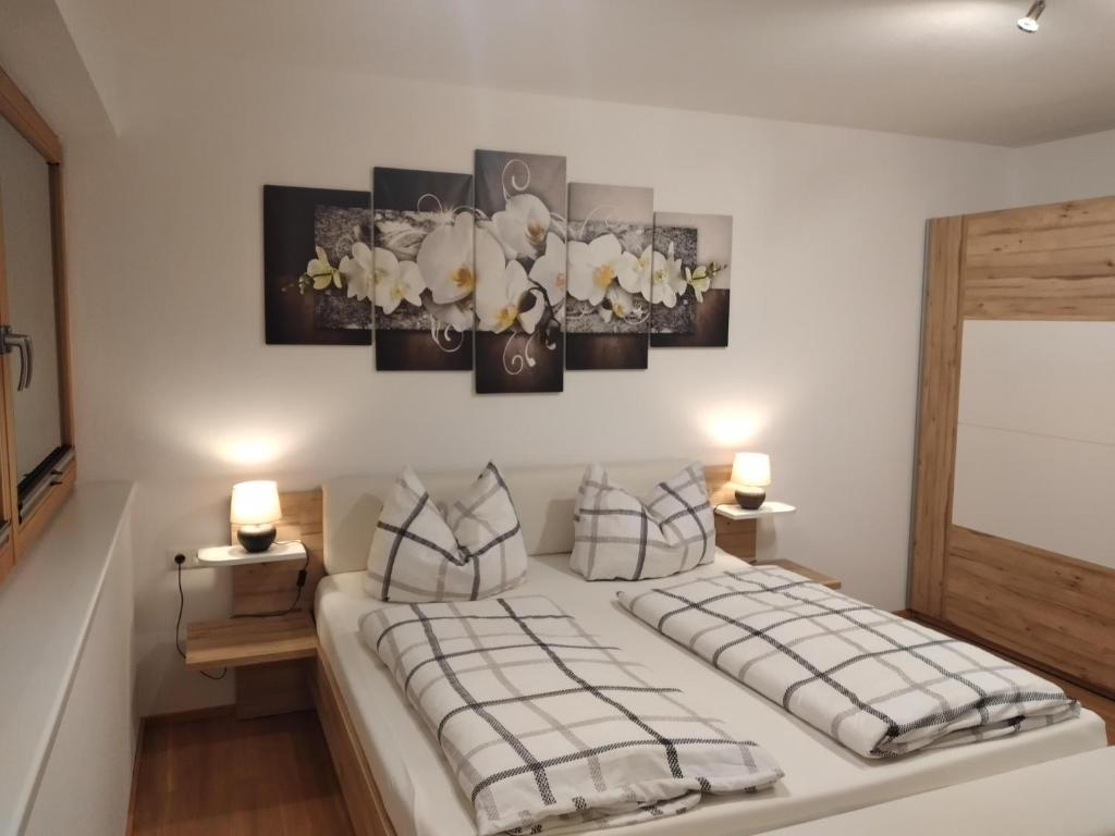 Postel nebo postele na pokoji v ubytování Ferienwohnung Oberkreut