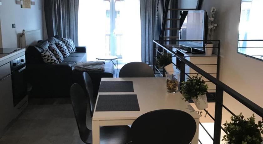 Posedenie v ubytovaní Grey apartment Zagreb