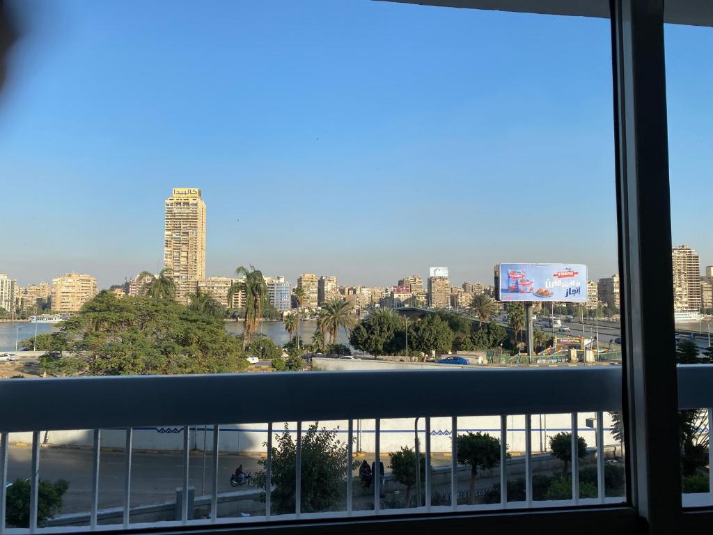 Balkón nebo terasa v ubytování GIZA NILE VIEW APT