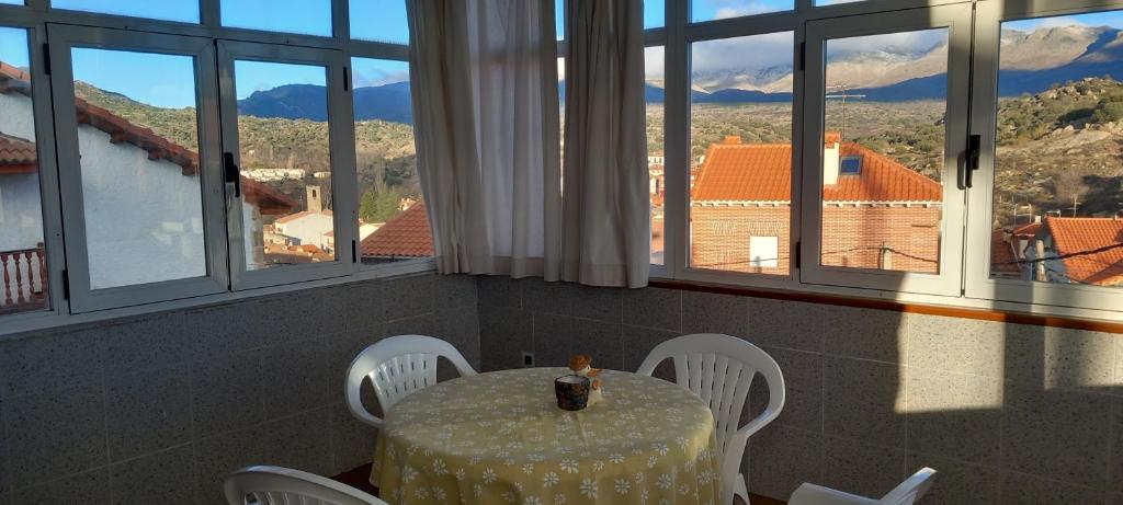 Nespecifikovaný výhled na hory nebo výhled na hory při pohledu z apartmánu