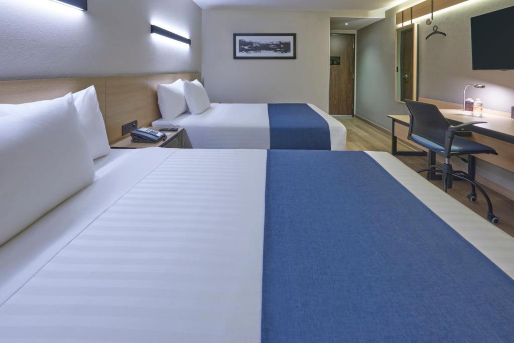 City Express by Marriott Cancun Aeropuerto - Double Room With Two Double Beds