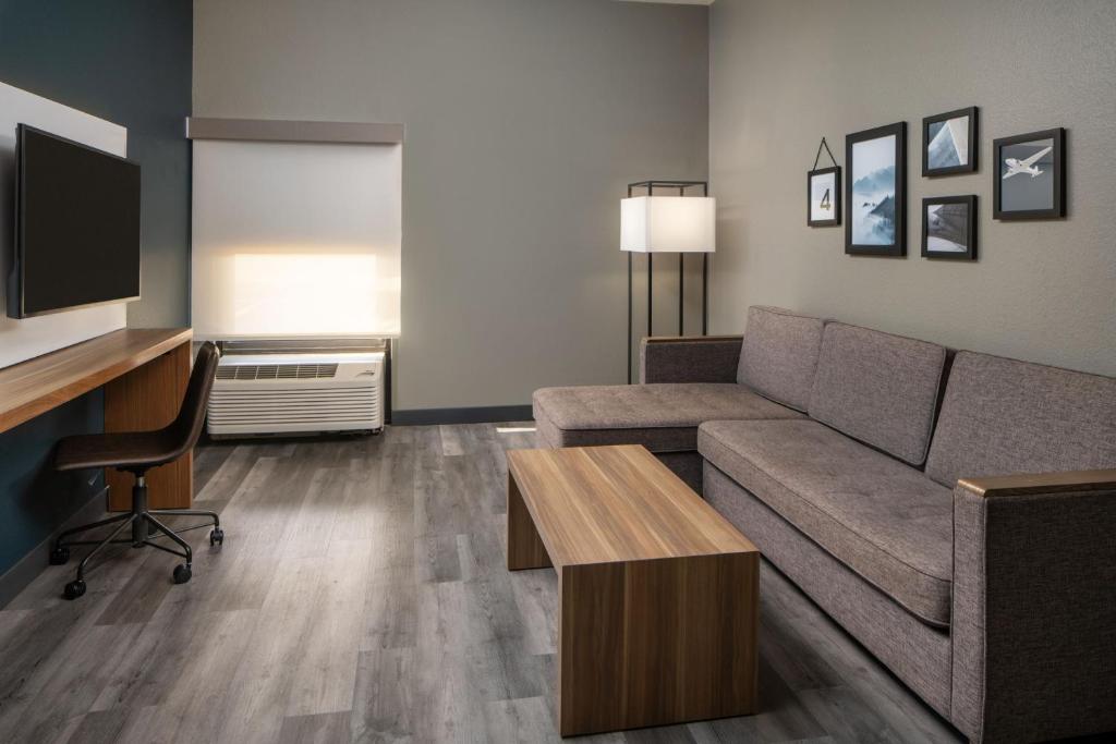 Four Points by Sheraton Alexandria - Suite Queen Con Dos Camas Queen