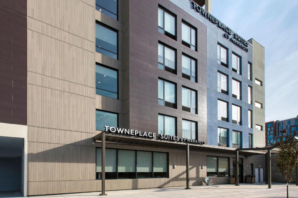 a rendering of the front of the tower place building at TownePlace Suites by Marriott New York Brooklyn in Brooklyn