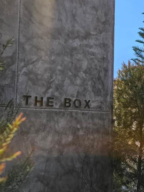 Fotografie z fotogalerie ubytování The Box Promkiri (เดอะบ๊อค พรหมคีรี) v destinaci Ban Pak Ram