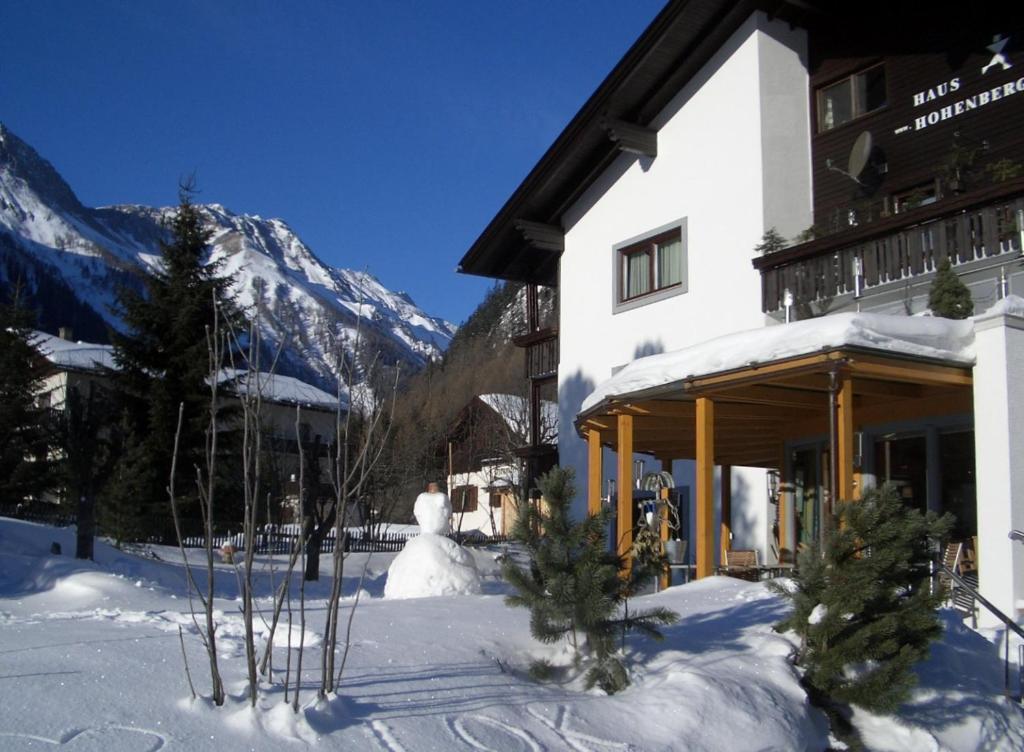 Το Apartments Hohenberger Mallnitz - Tauernbad und Sauna im Winter inklusive! τον χειμώνα