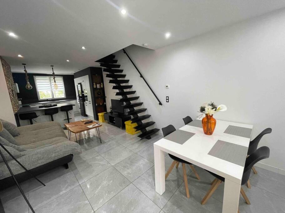 Posezení v ubytování Duplex cosy Nancy à 10 minutes