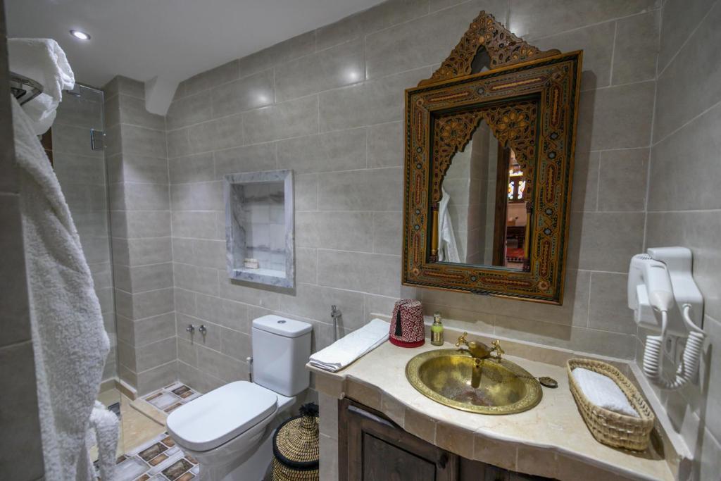 Koupelna v ubytování DARIF's Riad & Spa
