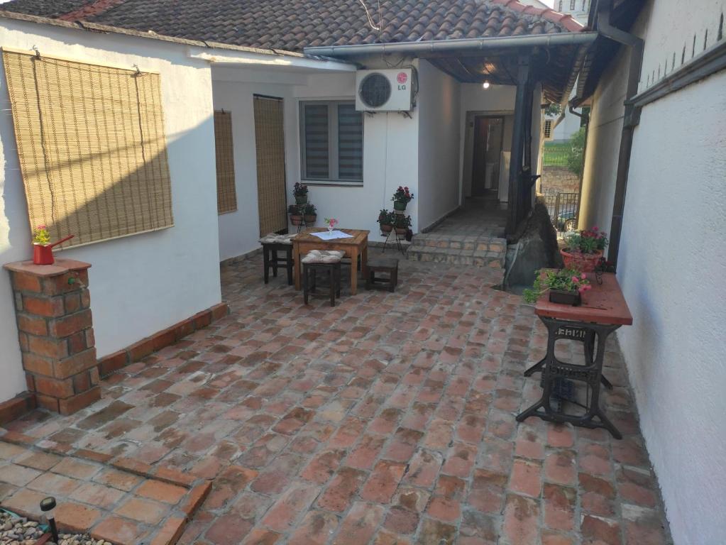 Patio nebo venkovní prostory v ubytování Apostolovic kuca kulturni spomenik u centru Grocke