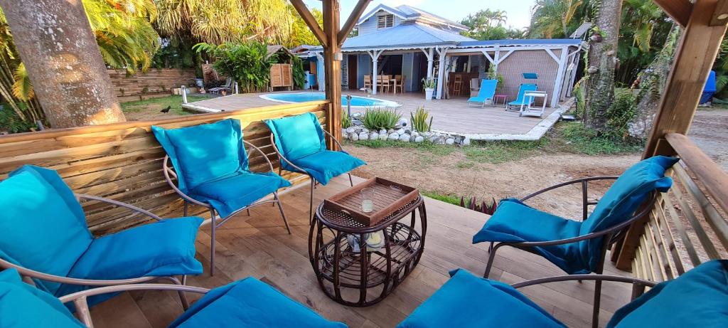 Zahrada ubytování Gîte Kaz à Topaze, piscine, jardin tropical