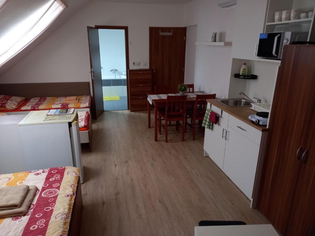Alegria Natur Apartments - 浴室的四倍房间