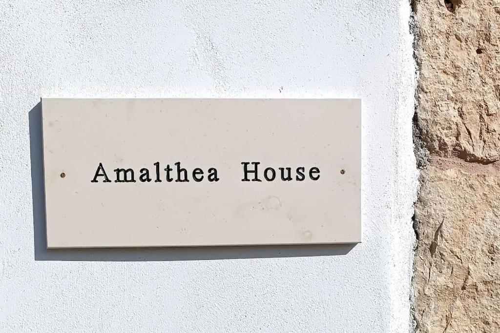 Certifikát, hodnocení, plakát nebo jiný dokument vystavený v ubytování Amalthea House 2