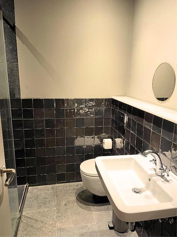 Hostal Porxos Garden - 19