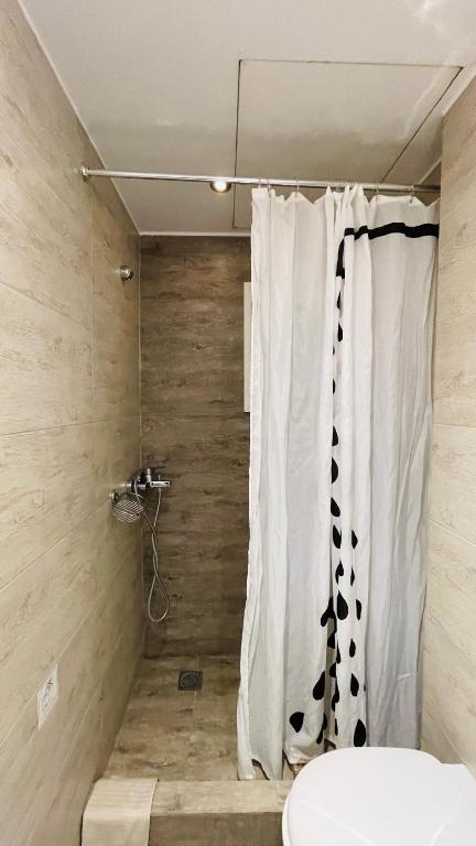 A bathroom at Cozy apartment ideally located city center and Megaron Moussikis metro station