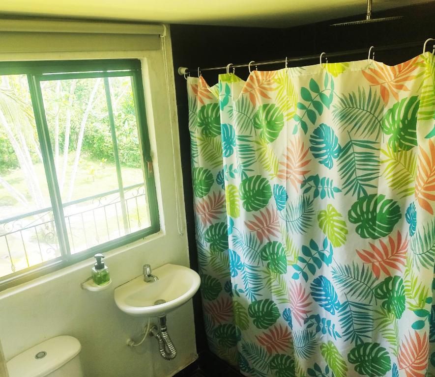 Koupelna v ubytování Amalaya Hostel