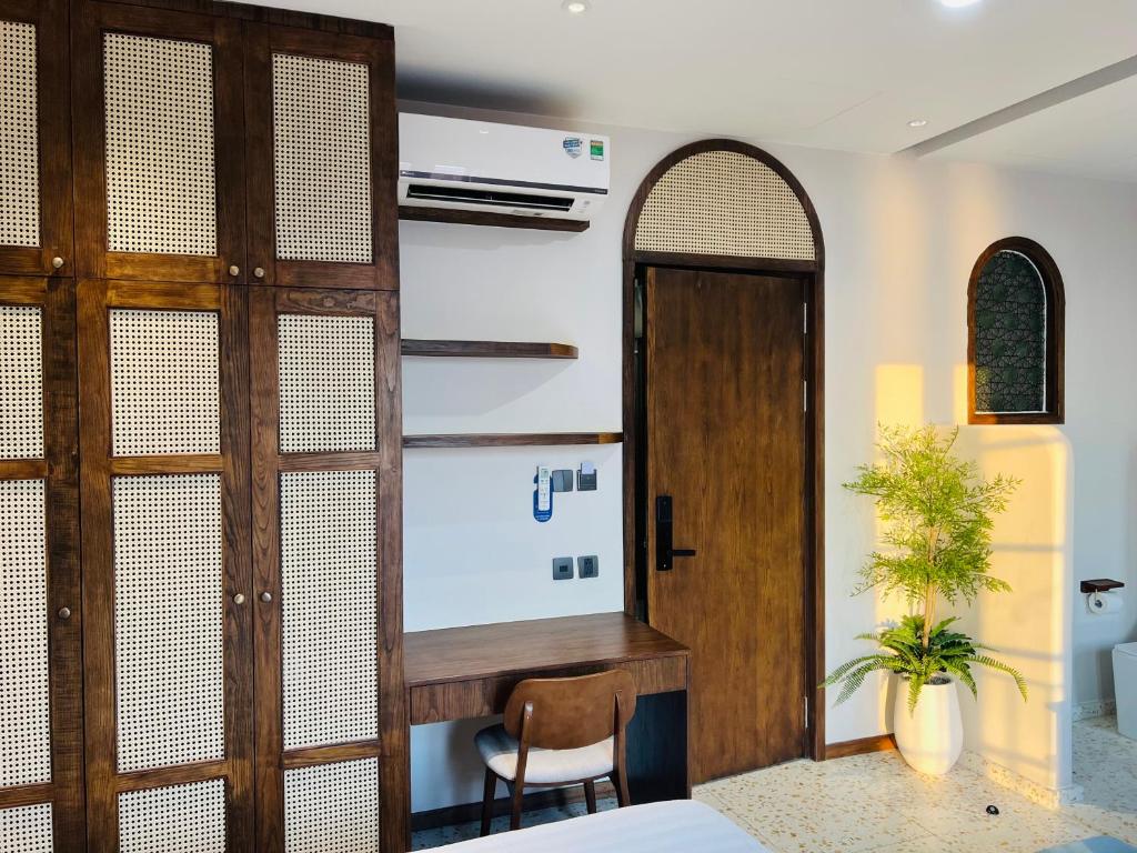 Lotus Home Cafe - 16