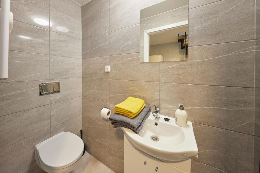 Block 96 Apartments - 1