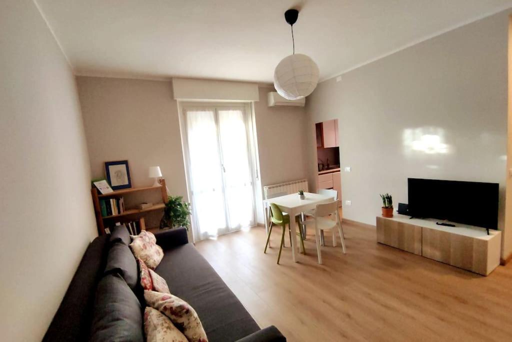 TV a/nebo společenská místnost v ubytování CasaTelù - a due passi dal centro storico