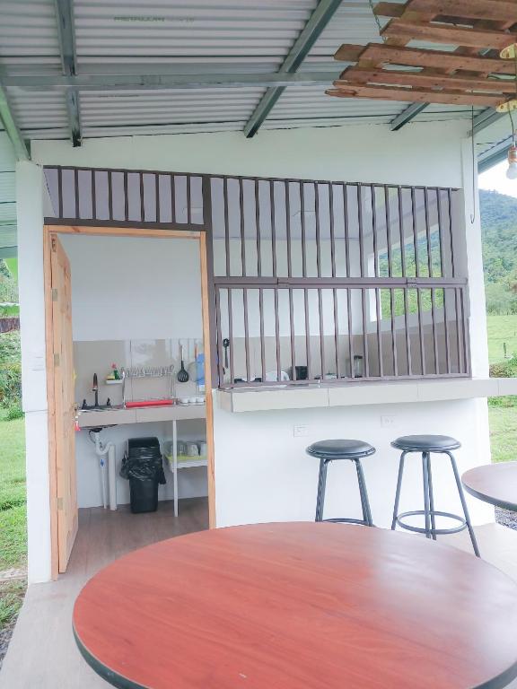 Kuchyň nebo kuchyňský kout v ubytování Flora Glamping de Abuela