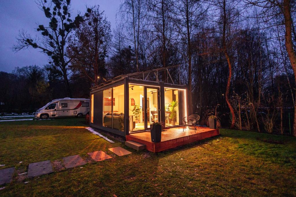 Domki i Glamping Nałęczów - Pod Łysą Górą - Casa De Un Dormitorio
