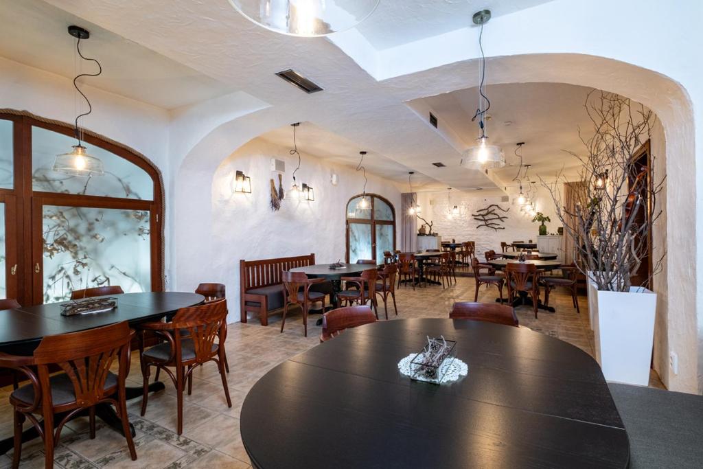 Restaurace v ubytování Hotel Golden Eagle
