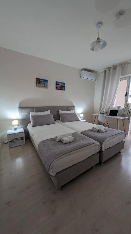 Modern Cozy Apartment 10 Min Walk to Skanderbeg Square - Image 9