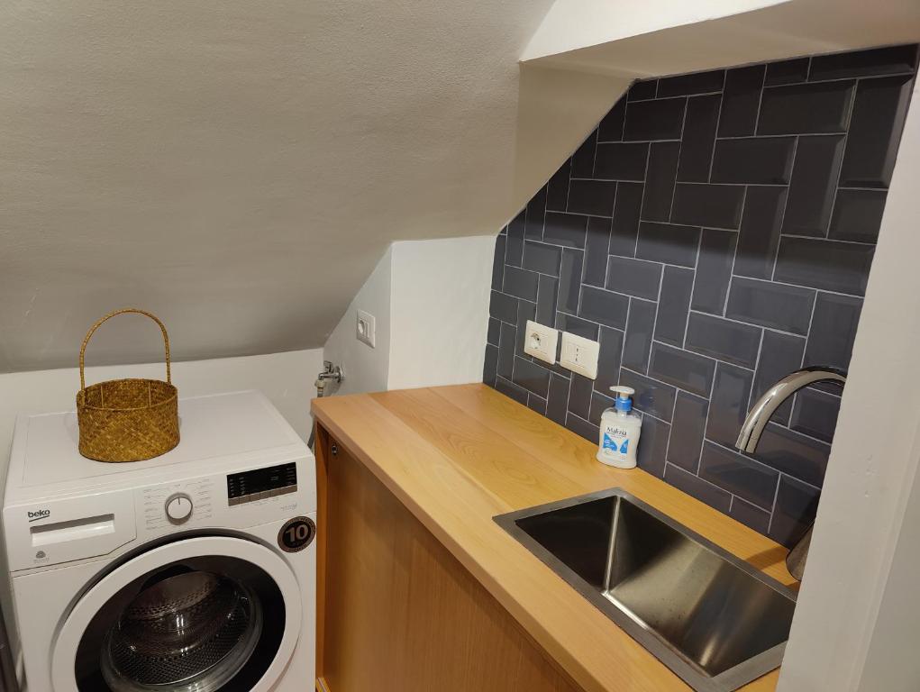 Zdjęcie z galerii obiektu Cuttigghiu Holiday Apartment w Katanii