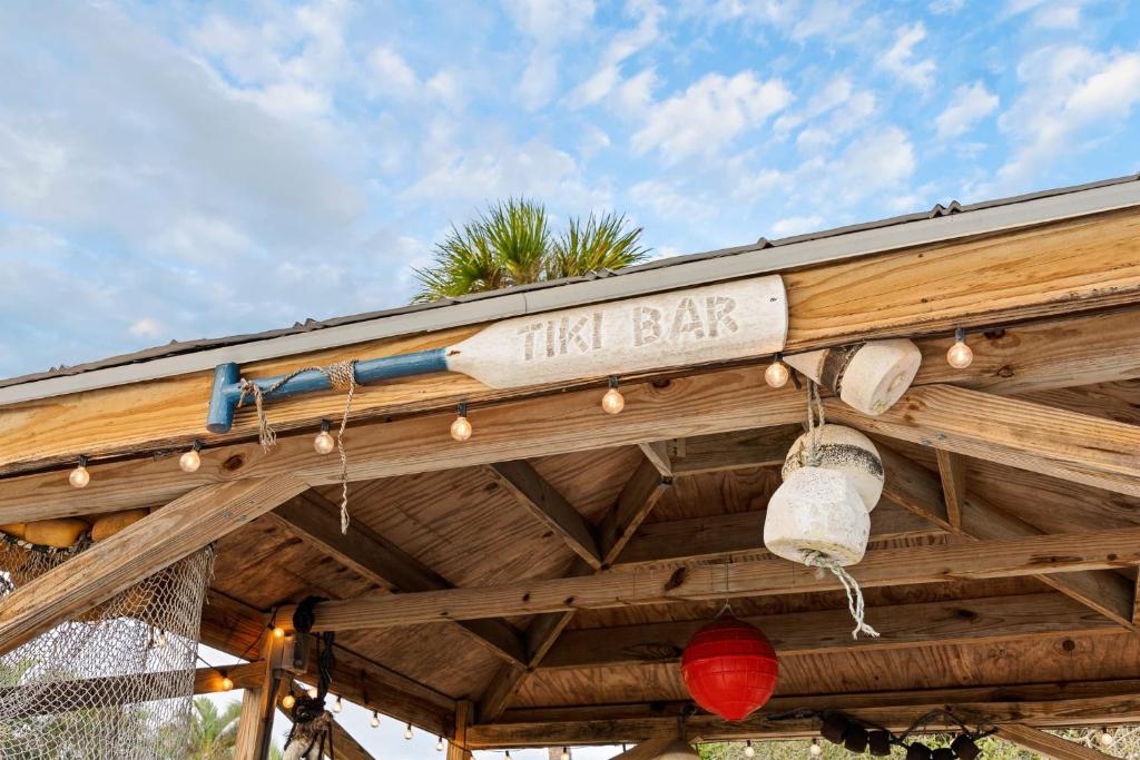 Fotografie z fotogalerie ubytování Skipper's Landing - 4 Bedroom with Heated Pool v destinaci Cocoa Beach