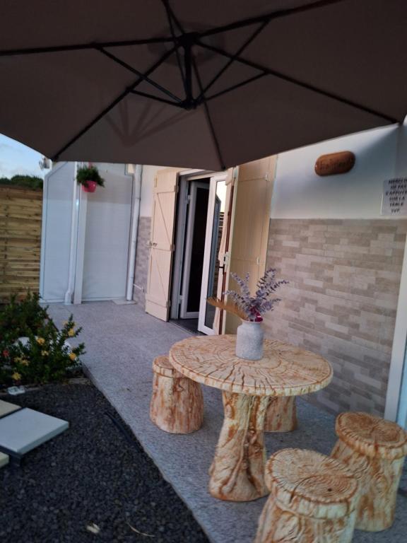 Patio nebo venkovní prostory v ubytování L'EDEN DE JOSEPHINE