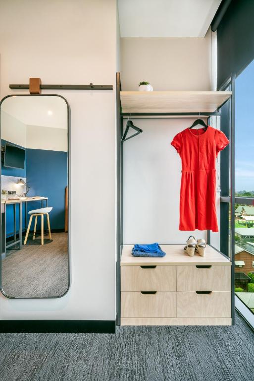 
Greatest Studio Queen
