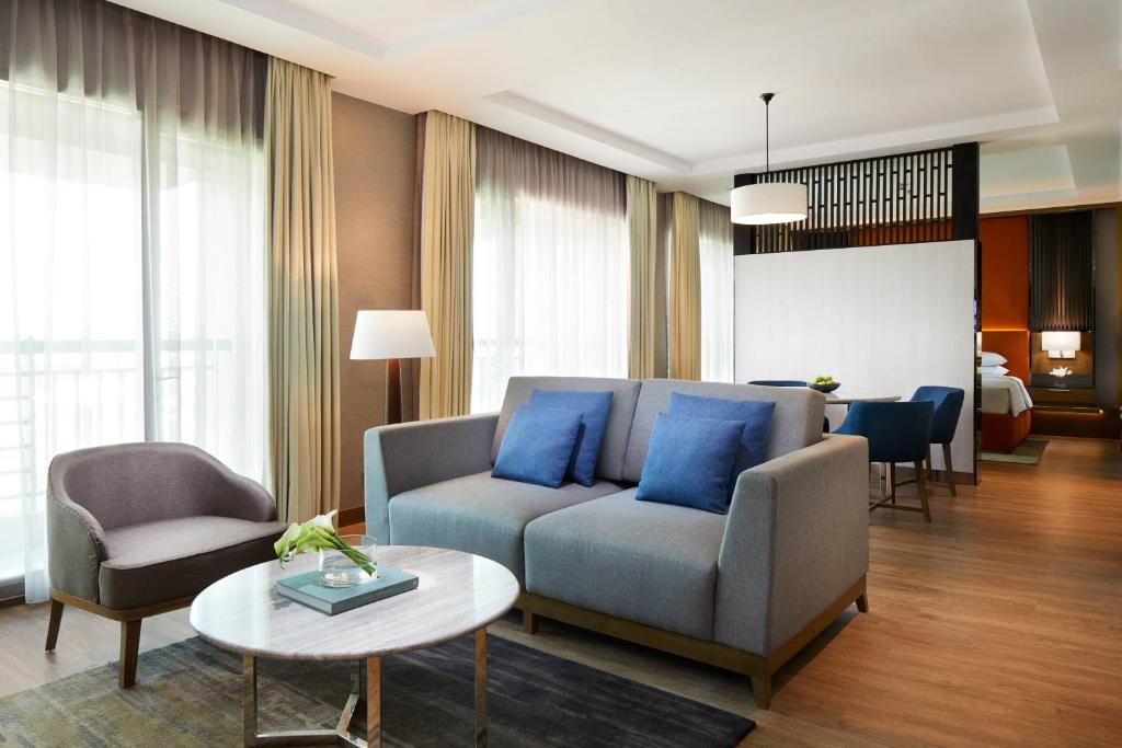 Posezení v ubytování Courtyard by Marriott Bandung Dago