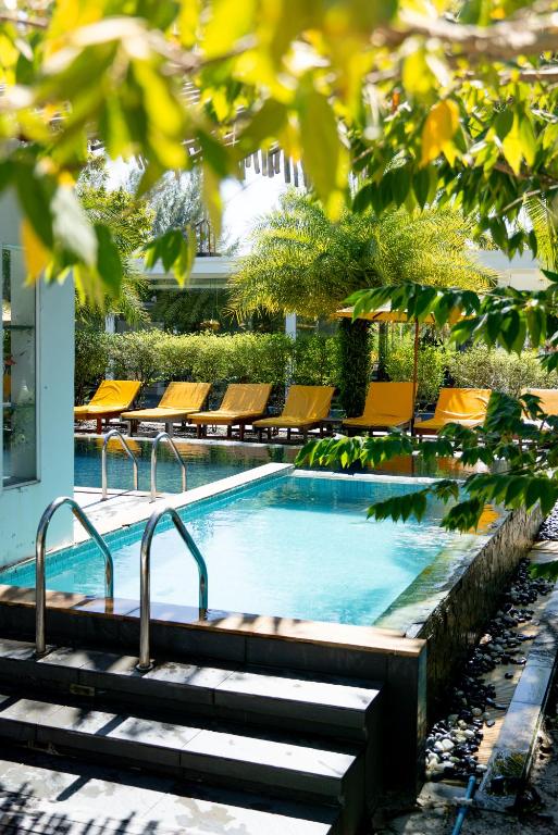 Bazén v ubytování Long Set Resort nebo v jeho okolí