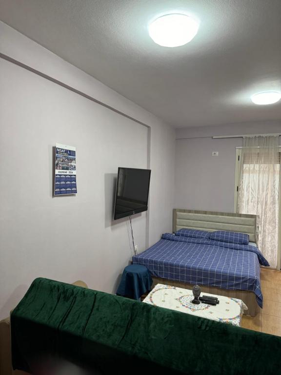 Perfect city center location near to the sea - Image 2
