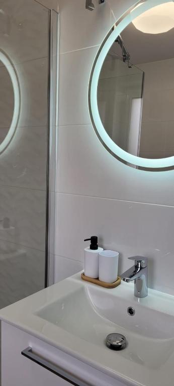 Koupelna v ubytování Kolorowe Cieplice - Apartamenty z widokiem na Karkonosze