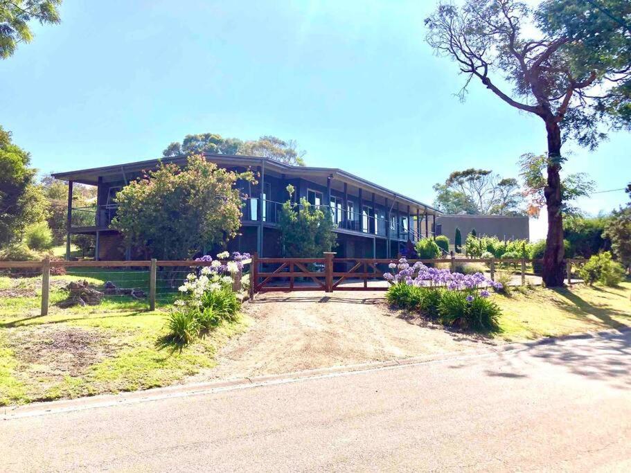 Vines /beach house, Shoreham (updated prices 2024)