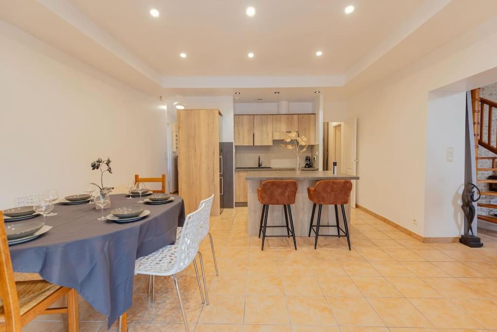 Kuchyň nebo kuchyňský kout v ubytování Charmante maison au calme Royan