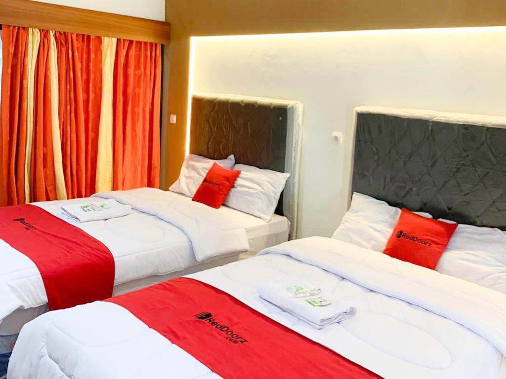 RedDoorz near Museum Gunung Merapi - Salle Familiale