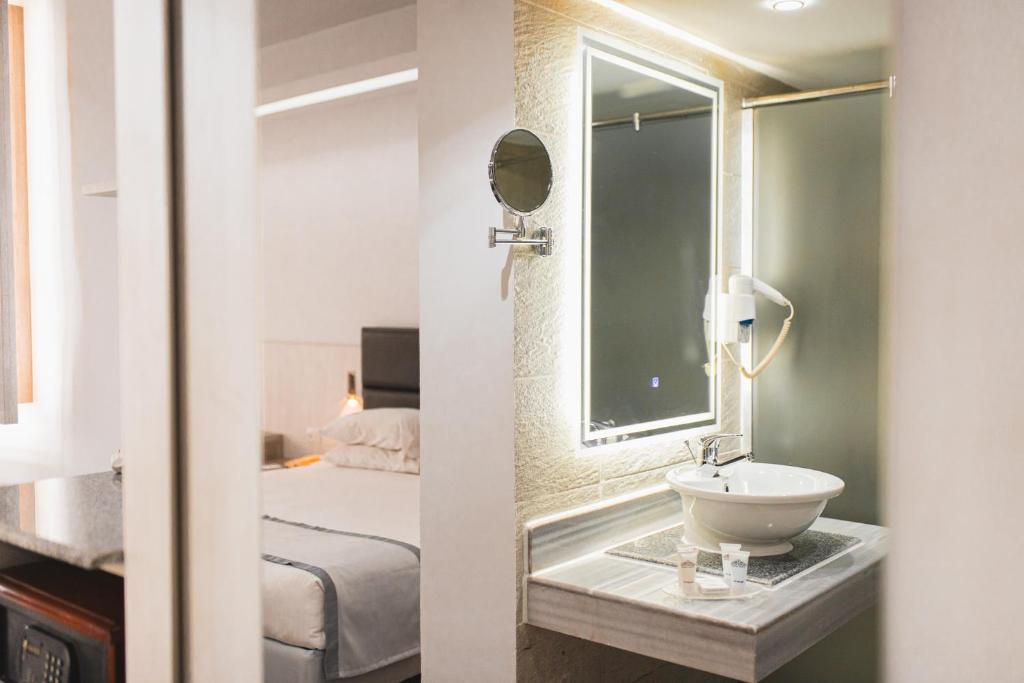 Titanic Beach - Families and Couples only - 19