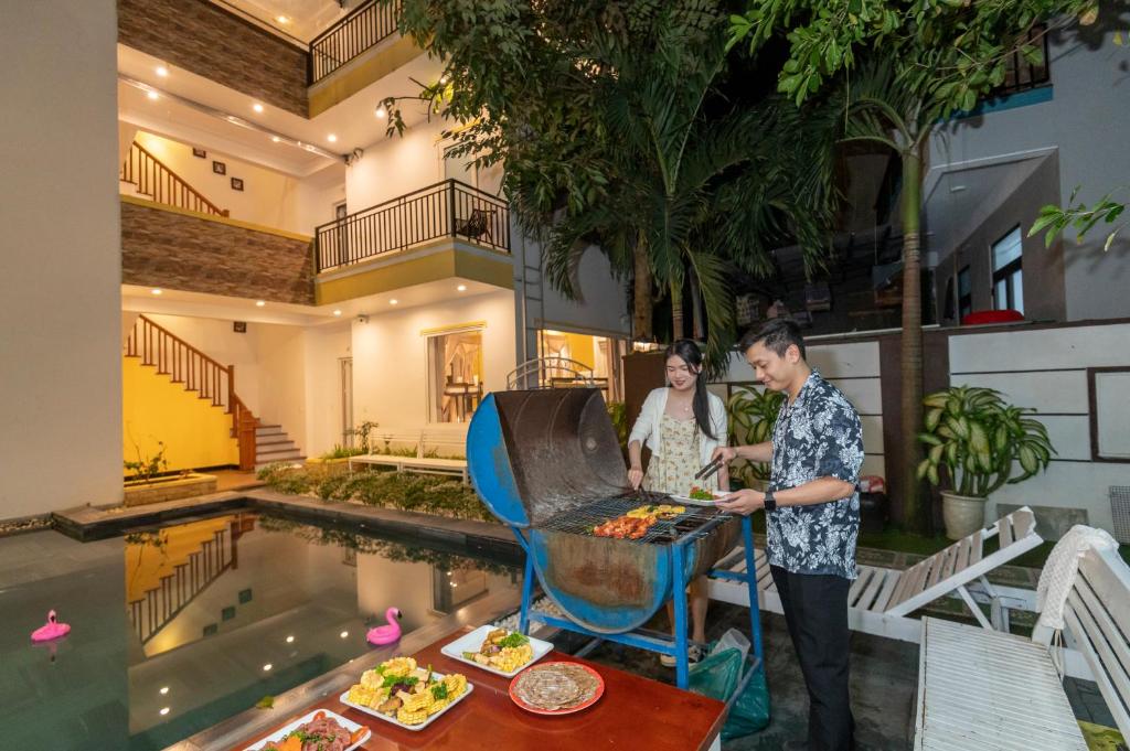 Bazén v ubytování Villa Hoi an-DimoVilla nebo v jeho okolí