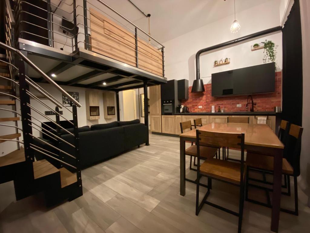 Kuchyň nebo kuchyňský kout v ubytování Urban Nest Loft Maggiore