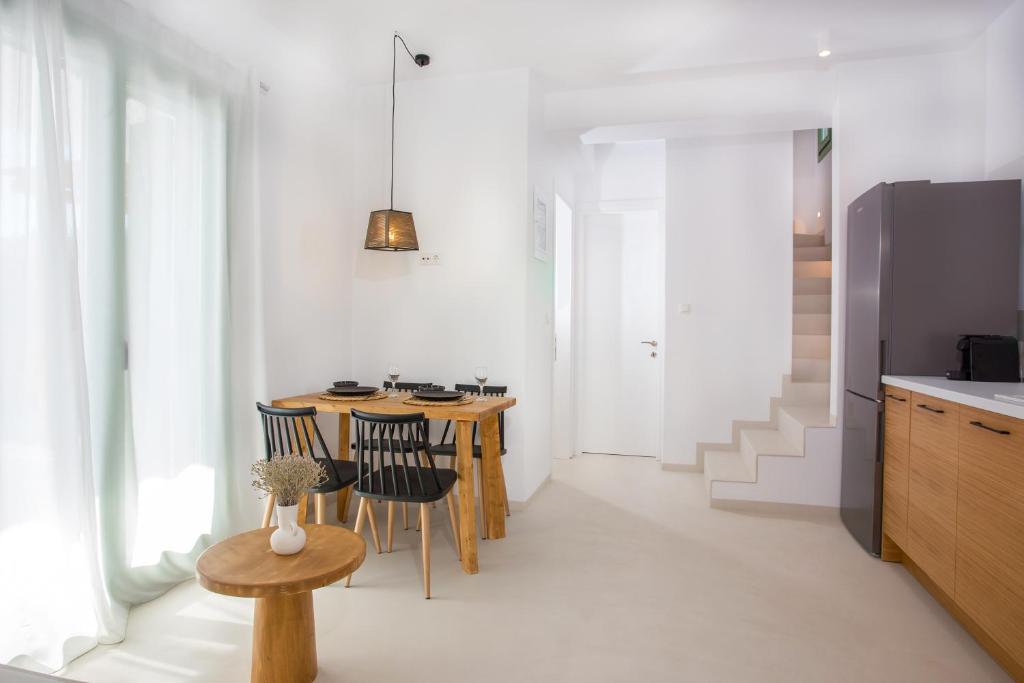 TV a/nebo společenská místnost v ubytování Onar Villas Skyros