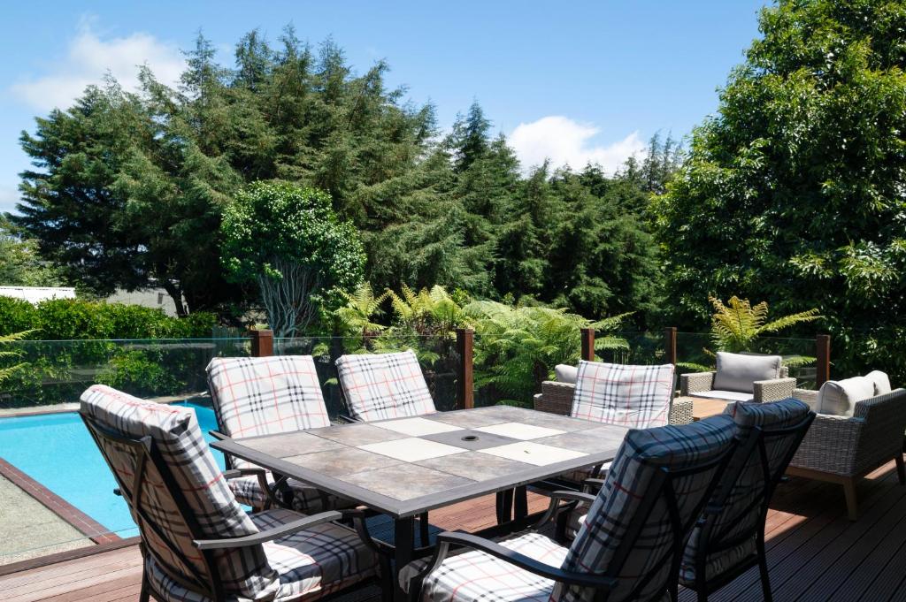 Pool House- Springfield