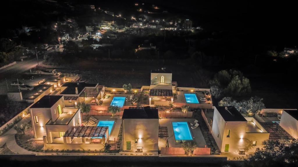 Bazén v ubytování Onar Villas Skyros nebo v jeho okolí