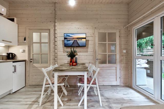 Kuchyňa alebo kuchynka v ubytovaní Arenda Apartamenty&Domki całoroczne