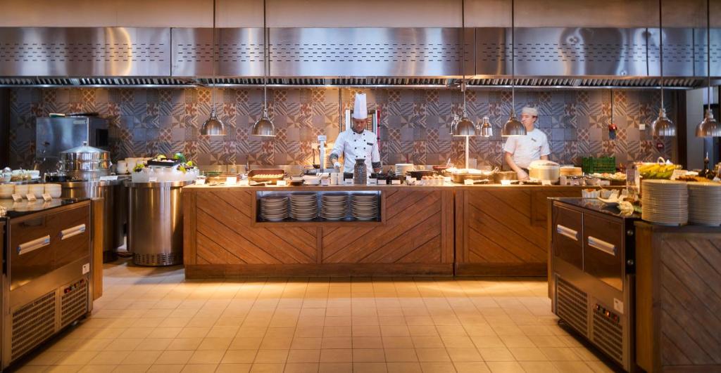 Grand Park Kodhipparu Maldives - 11